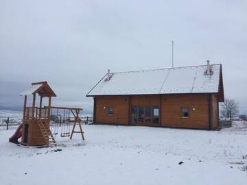 Фото номера Двухместный номер с 2 отдельными кроватями и общей ванной комнатой Гостевой дом Nimfa Apartments г. Păuleni-Ciuc 15